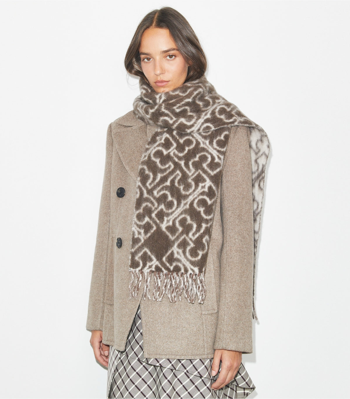 Puzzle Logo Scarf - Black / Ivory | Tory Burch Discount