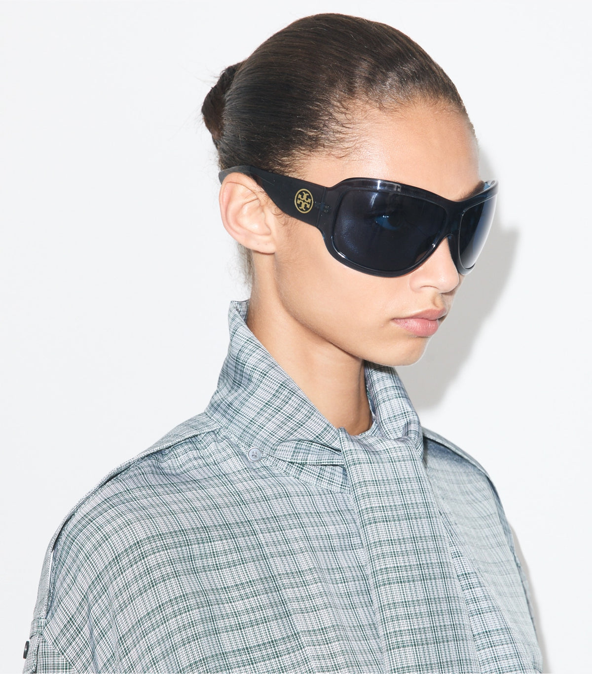 Runway Wrap Sunglasses - Transparent Navy/Dark Blue | Tory Burch Special Offer