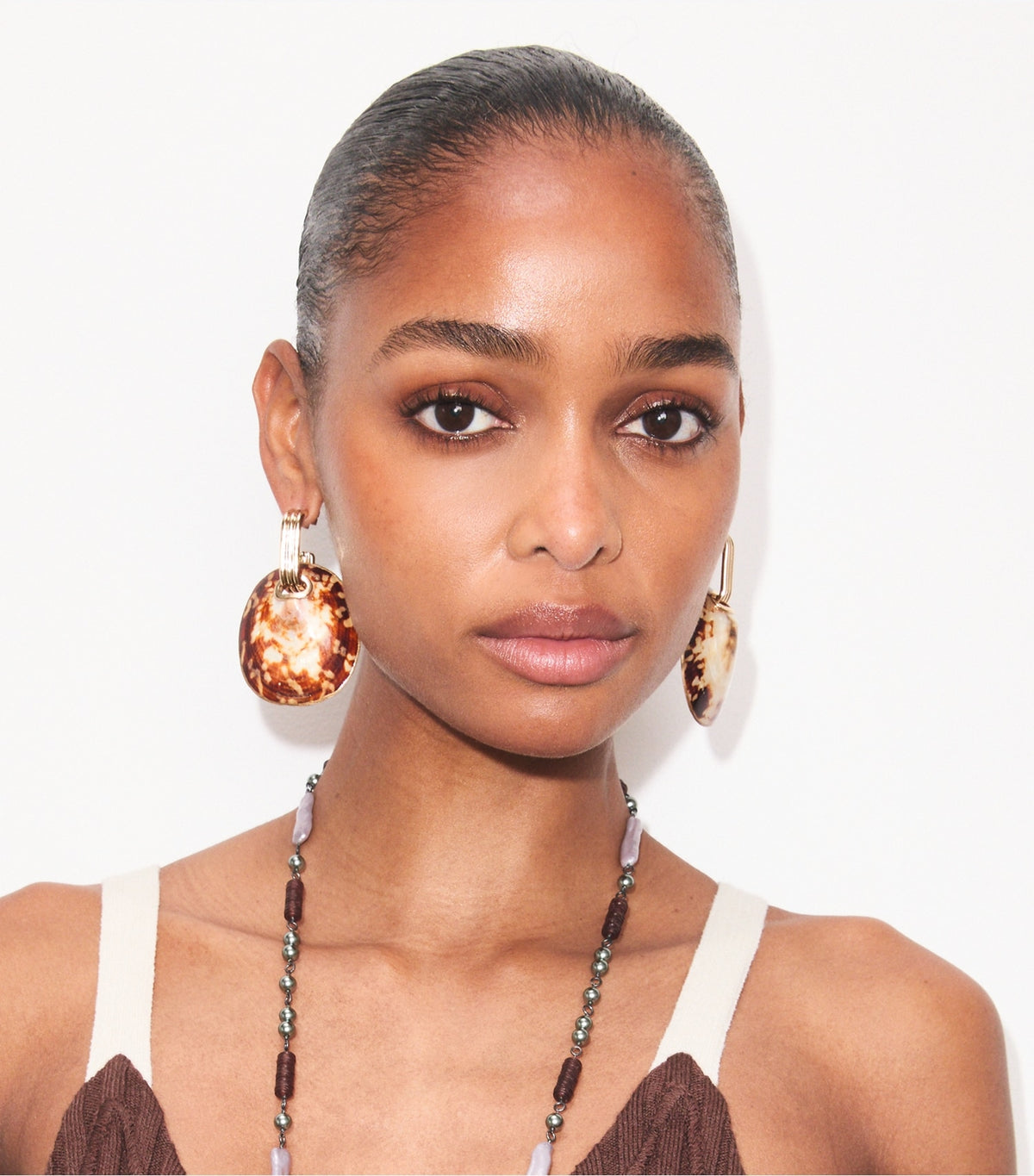 Runway Shell Drop Earrings - Light Brass | Tory Burch Best Seller