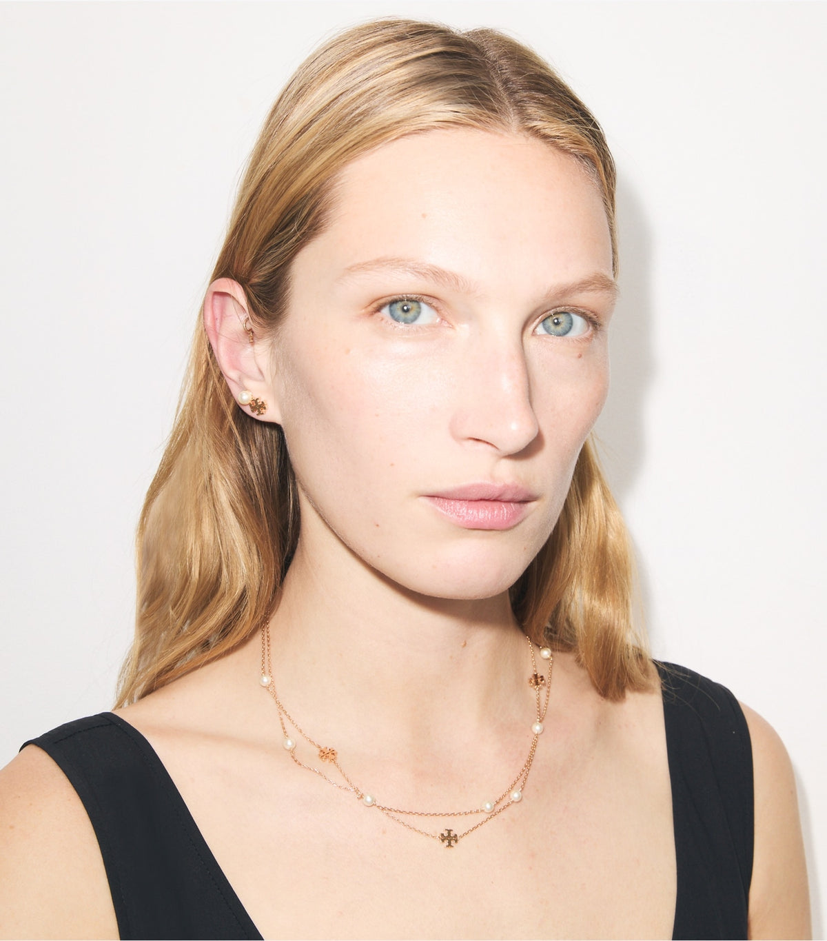 Moondance Logo and Pearl Stud Earrings - Tory Gold / Pearl | Tory Burch Signature