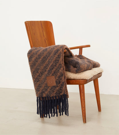 Logo Stripe Bouclé Blanket - Navy / Brown | Tory Burch Premium
