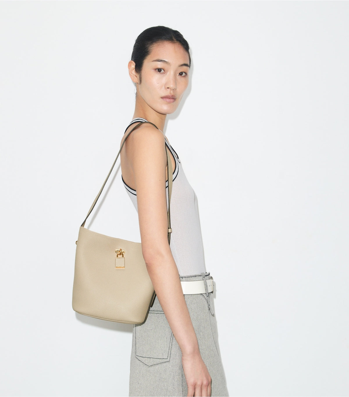 Medium Lock Slim Bucket Bag - Light Stone | Tory Burch Classic
