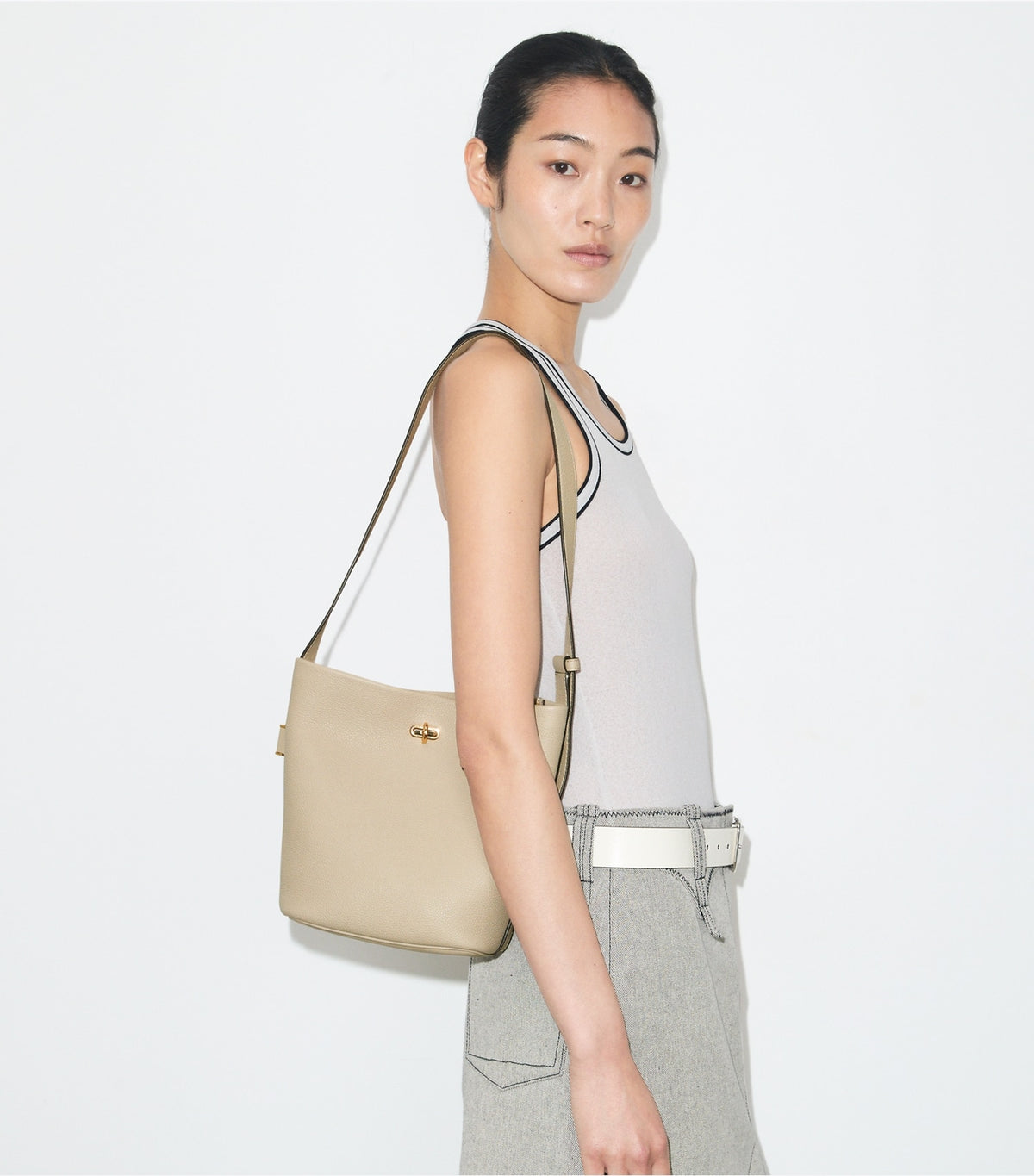Medium Lock Slim Bucket Bag - Light Stone | Tory Burch Classic